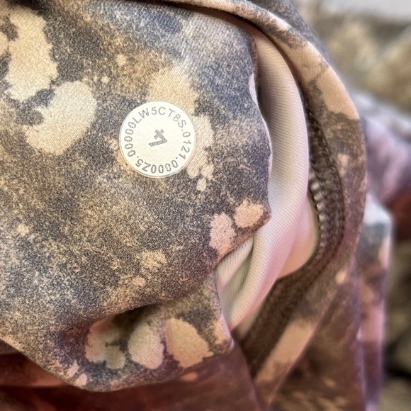 Lululemon Invigorate High-Rise Leggings 25" Sz 4 - Picture 15 of 16